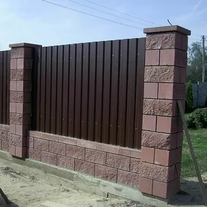 Забор из декоративных блоков